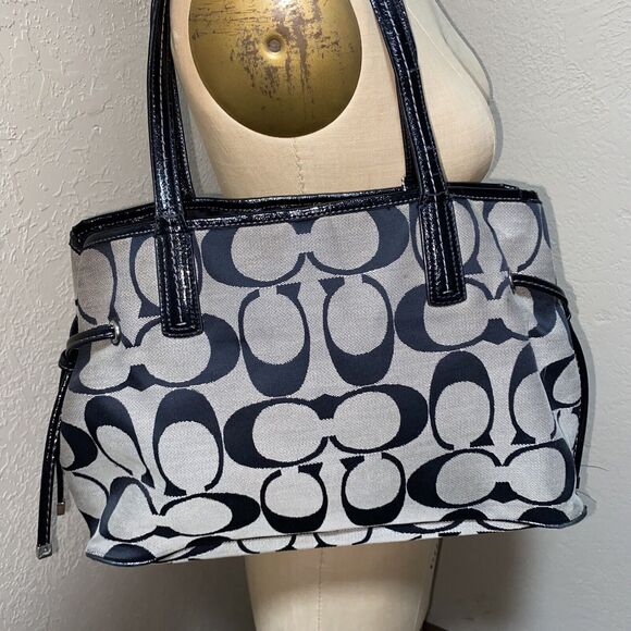 Coach Signature Logo Carryall - Picture 3 of 11